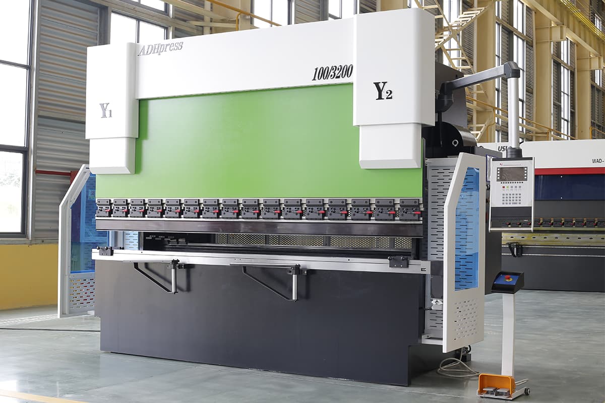 Techniques de pliage en U sur presse plieuse expliquées - ADH Machine Tool