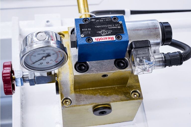 Key Components of a Hydraulic Shearing Machine ADH Machine Tool