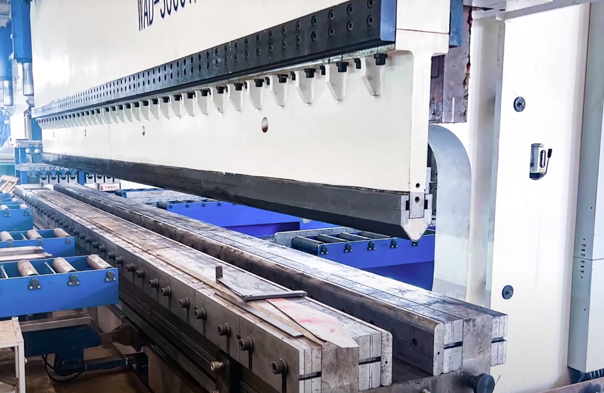 대형 프레스 브레이크