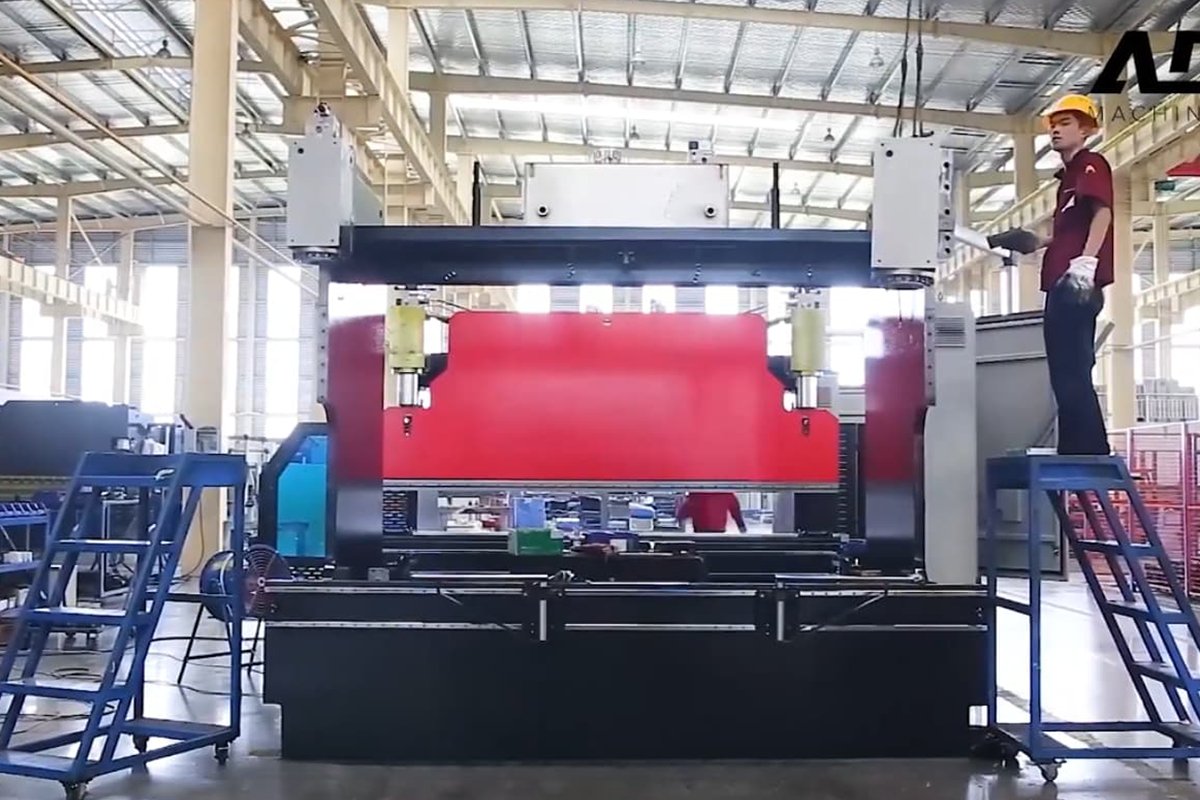 How to Lift a Press Brake