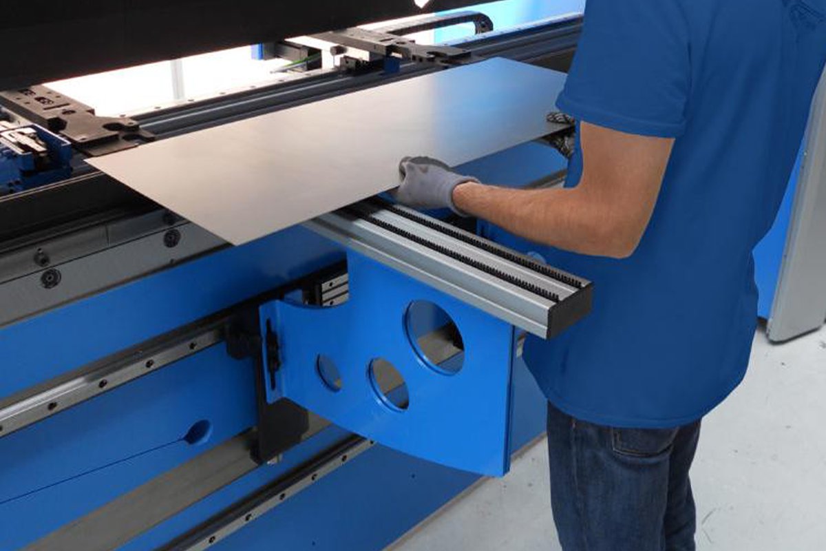 Smooth Press Brake Bending: The Master Craftsman's Roadmap to Precision ...