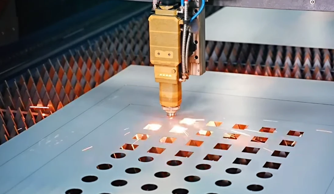 pemotongan laser