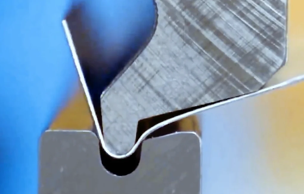 κάμψη με πρέσα