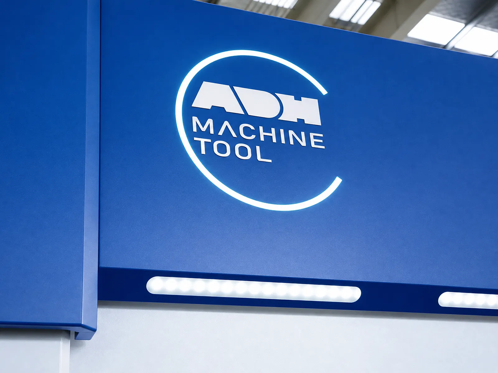 Echipament pentru prelucrarea tablei marca ADH