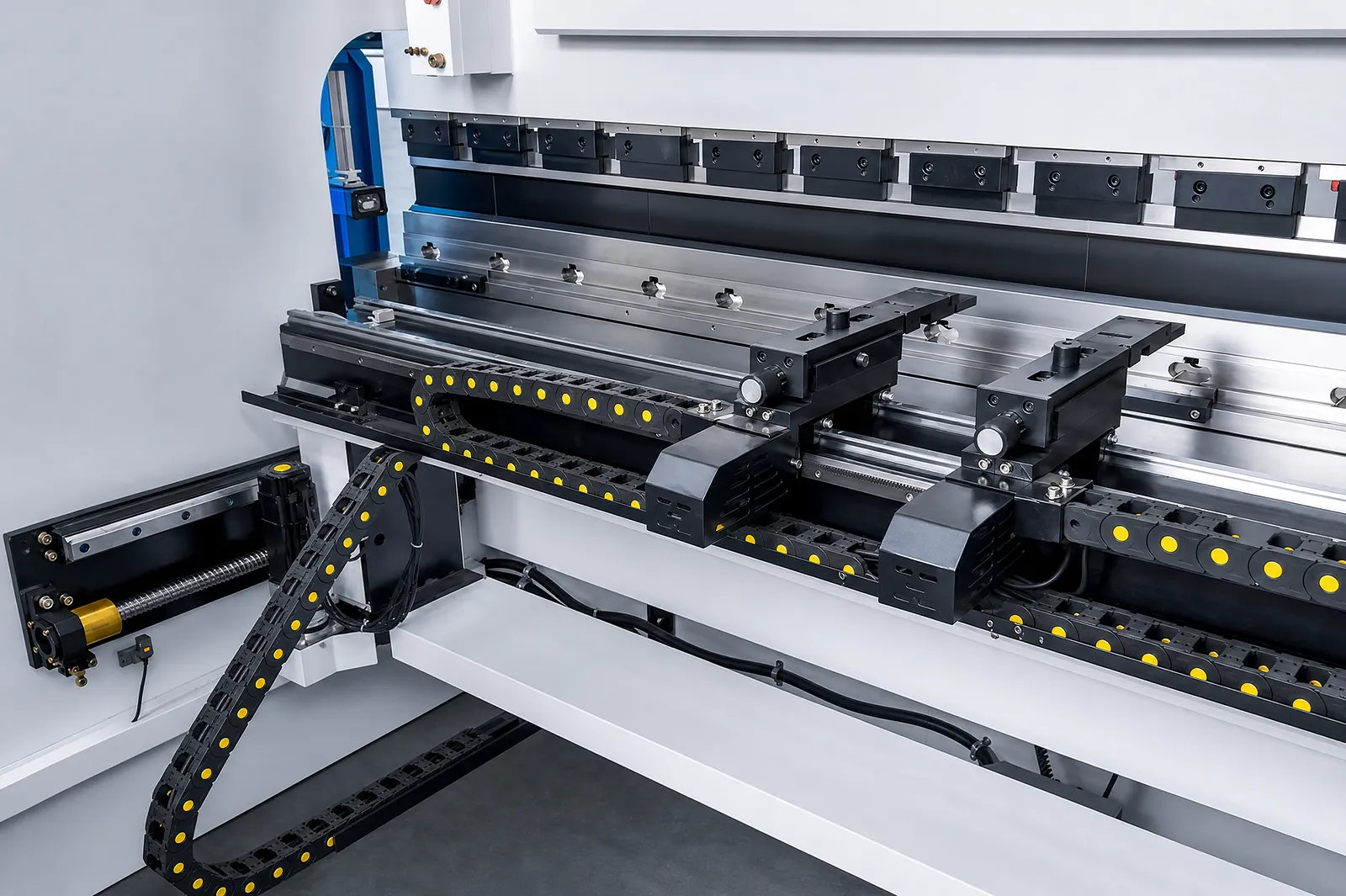 Fire-akset CNC-bagstop til kantpresse med X-, R-, Z1- og Z2-akser